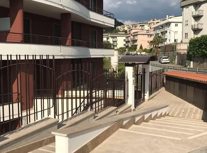 Panoramica 33 3* סלרנו